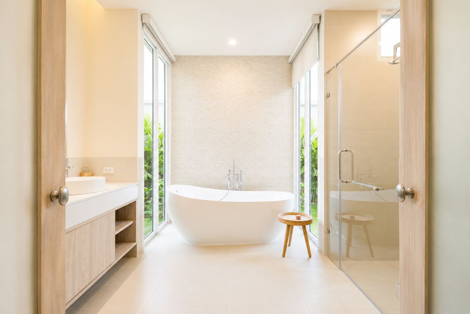Master Bathroom 02