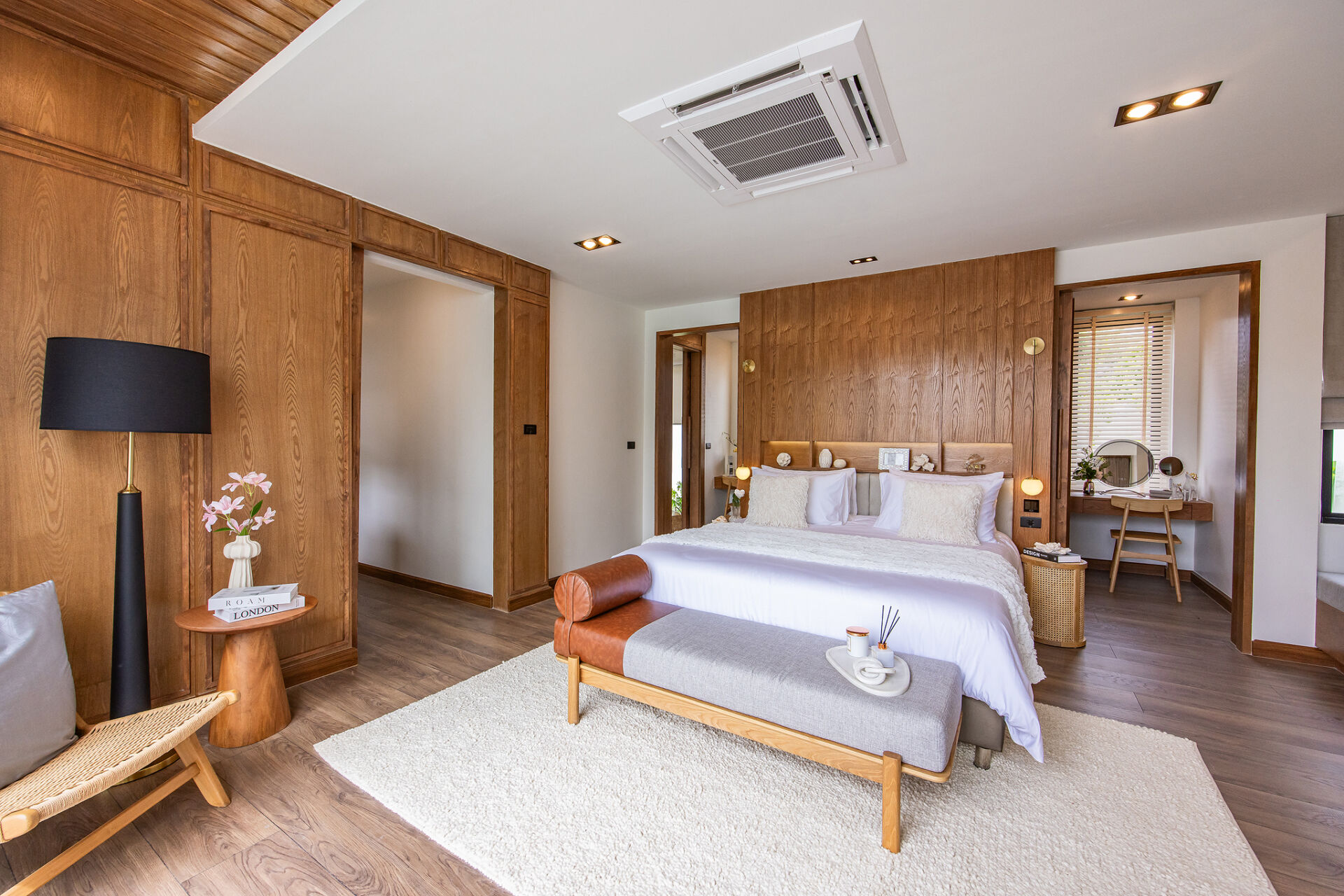Monetaria Master Bedroom (8)